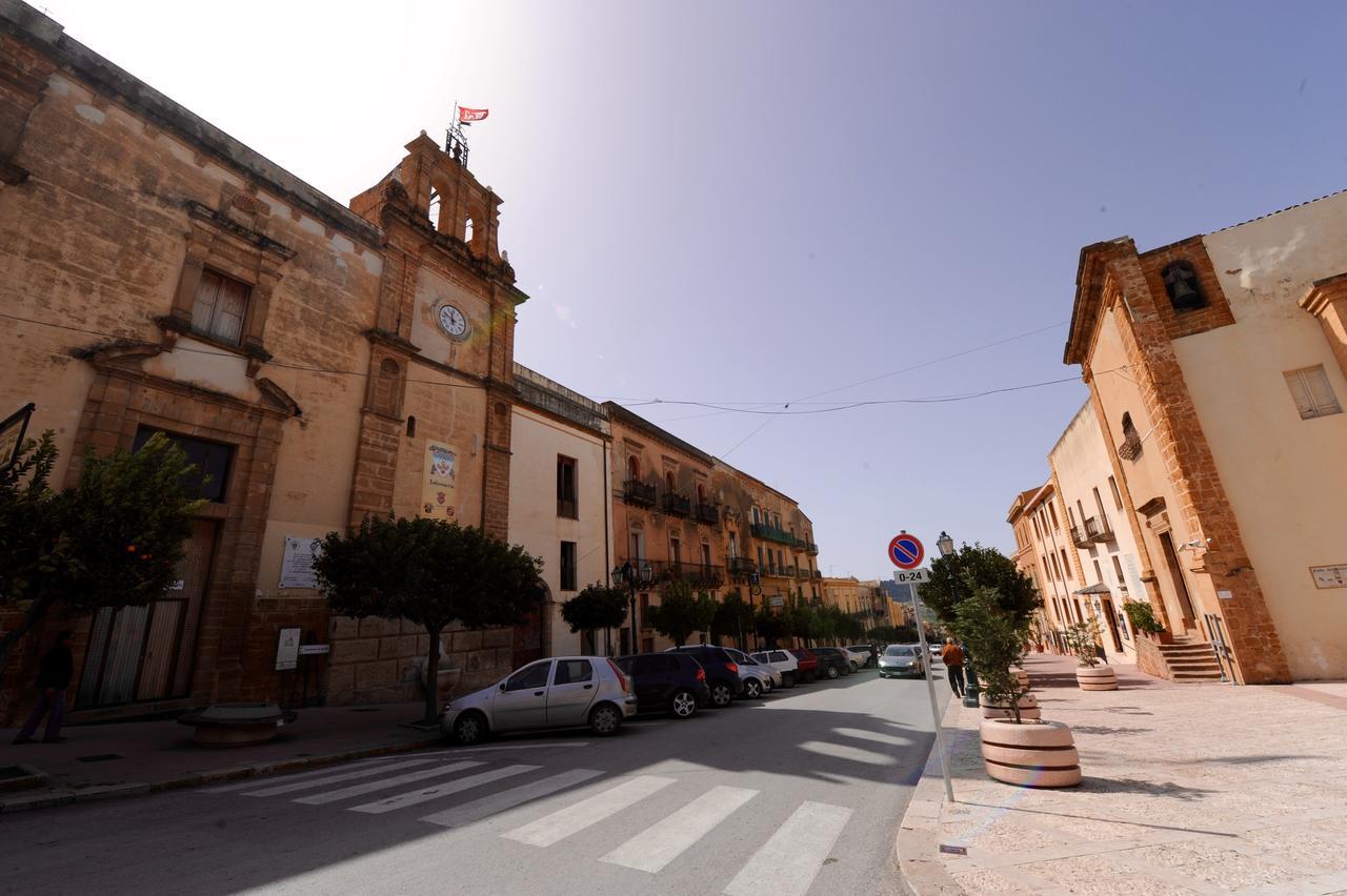 Il Cortile Del Marchese Beccadelli Bed & Breakfast Sambuca di Sicilia Exterior photo