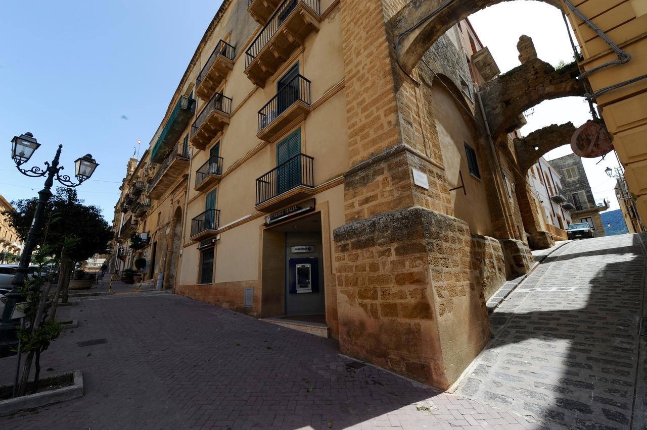 Il Cortile Del Marchese Beccadelli Bed & Breakfast Sambuca di Sicilia Exterior photo